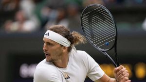Zverev soars past Zhang to reach Hamburg Open semi-finals