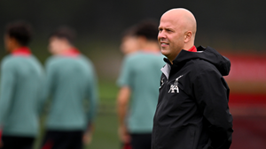 Arne Slot keen to work with current Liverpool squad amid transfer concerns