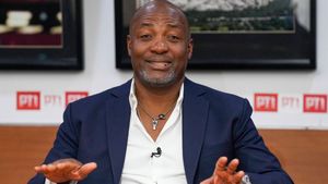 Viv Richards and Carl Hooper demand 'sincere apology' from Brian Lara for 'false claims' in his book