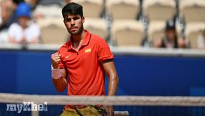 Carlos Alcaraz Eases Into Olympics Quarter-Finals With Win Over Safiullin