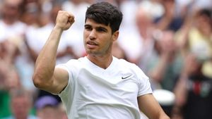 Wimbledon 2024: Carlos Alcaraz Makes Winning Start to Title Defence