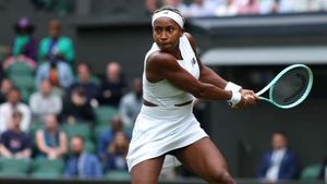 Wimbledon: 'Unbelievable' Gauff a step too far for qualifier Kartal