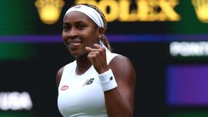 Wimbledon: Gauff dominates Dolehide with statement win