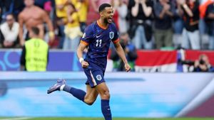 Romania 0-3 Netherlands: Dutch dominate to book quarter-final place