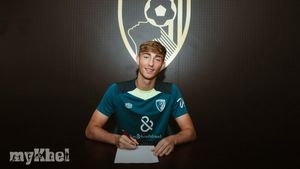 Dean Huijsen Completes £12.6M Transfer To Bournemouth From Juventus