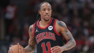 NBA: Sacramento Kings land DeMar DeRozan from Chicago Bulls for 3 years, $74 million
