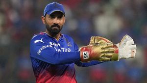 IPL 2025: RCB Appoint Former Wicketkeeper-Batter Dinesh Karthik As Batting Coach & Mentor