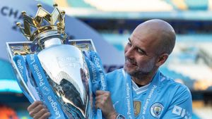 Guardiola happy at Man City amid England links