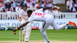 Joe Root goes past Brian Lara, becomes 7th batter to complete 12000 Test runs after England reduced to 55/5 vs WI
