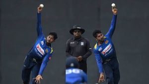IND vs SL: Kamindu Mendis bowls using both his arms in same over against India; fans react