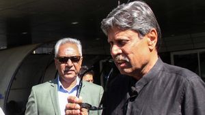 Kapil Dev Calls For Support To Ailing Anshuman Gaekwad, Believes BCCI Will Provide Financial Aid