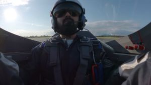 KL Rahul The Fighter Pilot: Star India Cricketer 'Taking Off Beyond Boundaries' - Watch