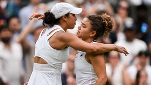 Wimbledon: Paolini makes Italian history as Keys retires in round-of-16 clash