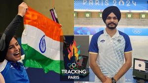 Paris Olympics 2024: Manu Bhaker and Sarabjot Singh Clinch Bronze in 10m Air Pistol Mixed Team Event, Second Bronze For Bhaker