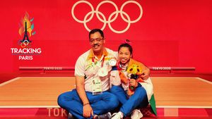 Olympics 2024: Mirabai Chanu Poised to 'Shine in Paris,’ Enthuses Coach-cum-Father-Figure Vijay Sharma