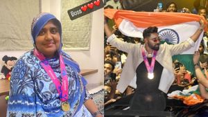Mohammed Siraj Presents his T20 World Cup Medal to Mother; Wins Hearts on Social Media