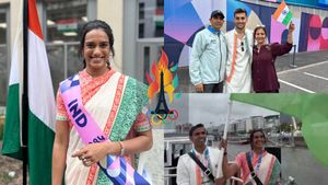 Paris Olympics Opening Ceremony: India's Flag Bearers Sharath Kamal, PV Sindhu Shine in Desi Attires