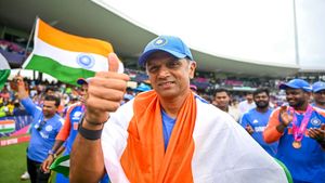 'Rahul Dravid slept in Economy, Rohit Sharma scolded' - What happened in Team India Flight from Barbados to Delhi