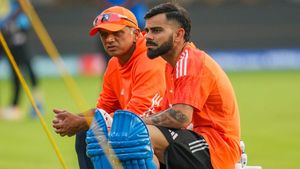 'One Red to Go' - Rahul Dravid sends strong message to Virat Kohli after T20 World Cup victory
