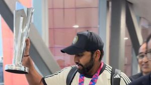 Watch: Indian cricket team bus escorted to ITC Maurya amid heavy security after landing in Delhi