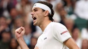 Wimbledon: Fritz fights back to stun Zverev in last-16 thriller