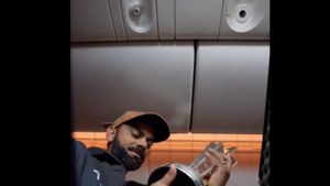 Team India lands in Delhi: 'It's home' - BCCI releases special video of players unboxing T20 World Cup trophy