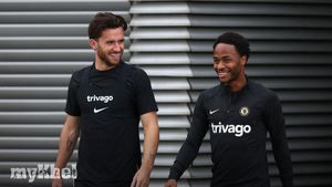Sterling, Chilwell Absent From Chelsea Training Amid Transfer Speculation