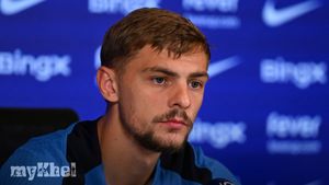 Dewsbury-Hall Confirms Chelsea's Commitment Unwavering Despite Transfer Rumours