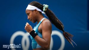 Gauff Overcomes Wang To Reach Canadian Open Last 16