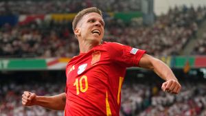 Why Dani Olmo isn't playing for Barcelona despite the signing being announced?