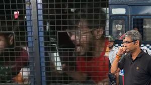 Kolkata RG Kar Rape Murder Case: AIFF president Kalyan Chaubey walks with East Bengal-Mohun Bagan fans in protest march