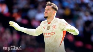 Ederson To Remain At Manchester City After Productive Talks With Guardiola