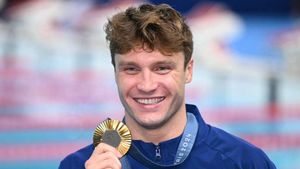 Olympics 2024: USA's swimmer Bobby Finke smashes world record in impressive 1500m gold win