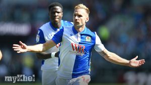 Ten-Man Blackburn Holds For Draw At Burnley; Middlesbrough Wins Against Cardiff