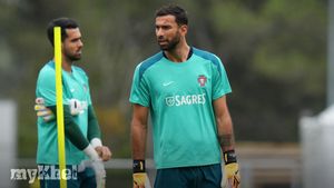Goalkeeper Shuffle: Rui Patricio To Atalanta, Musso Loans To Atletico