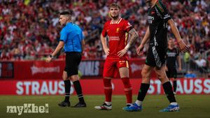 Elliott's Stellar Performance Powers Liverpool To Pre-season Win Against Arsenal