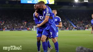 Half-Time Pep Talk By Jamie Vardy Spurs Leicester City To Draw Against Tottenham