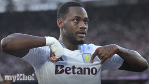 Emery Commits To Keeping Jhon Duran At Villa Amidst Exit Talks