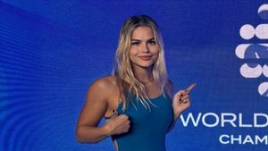 Why was Paraguayan swimmer Luana Alonso expelled from the Paris 2024 Olympics?