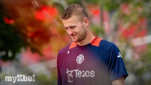 De Ligt Confident In Mazraoui Relationship Boosting Man Utd's Defence