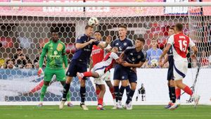 Manchester United may go for Arsenal target only on Deadline Day