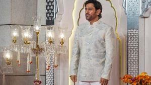 'MS Dhoni touched my father's feet, made my family 'believe' we are close friend': Journalist shares stunning story