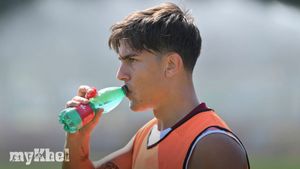 Dybala's Bench Role At Roma Not Influenced By Transfer Gossip, Says De Rossi