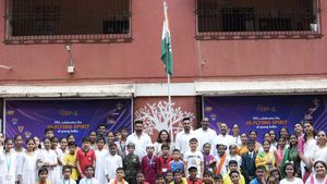 Pro Kabaddi Stars Pardeep and Maninder Take Part in Special Flag Hoisting Ceremony Ahead of PKL Season 11 Auction