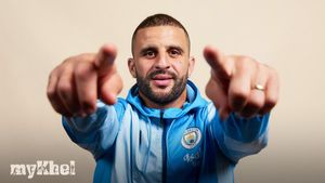 Kyle Walker Claims Manchester City Still Favourites For Premier League Glory