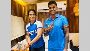Manu Bhaker & Suryakumar Yadav Swap Sports; Picture Goes Viral