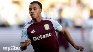 Southampton Secures £15M Deal For Striker Cameron Archer From Aston Villa