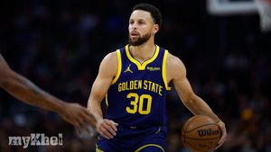 Warriors And Stephen Curry Agree On $62.6M Year-Long Extension