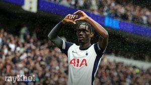 Tottenham Triumphs: A Commanding 4-0 Win Over Everton Highlights First Season Victory