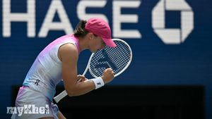 Swiatek Overcomes Rakhimova's Challenge To Enter US Open Second Round